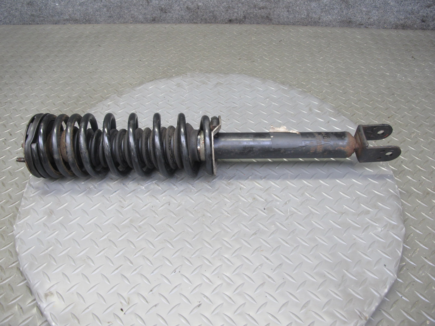 90-96 Nissan Z32 300ZX NON Turbo 2+2 Set of 2 Rear Strut Shock Absorber OEM