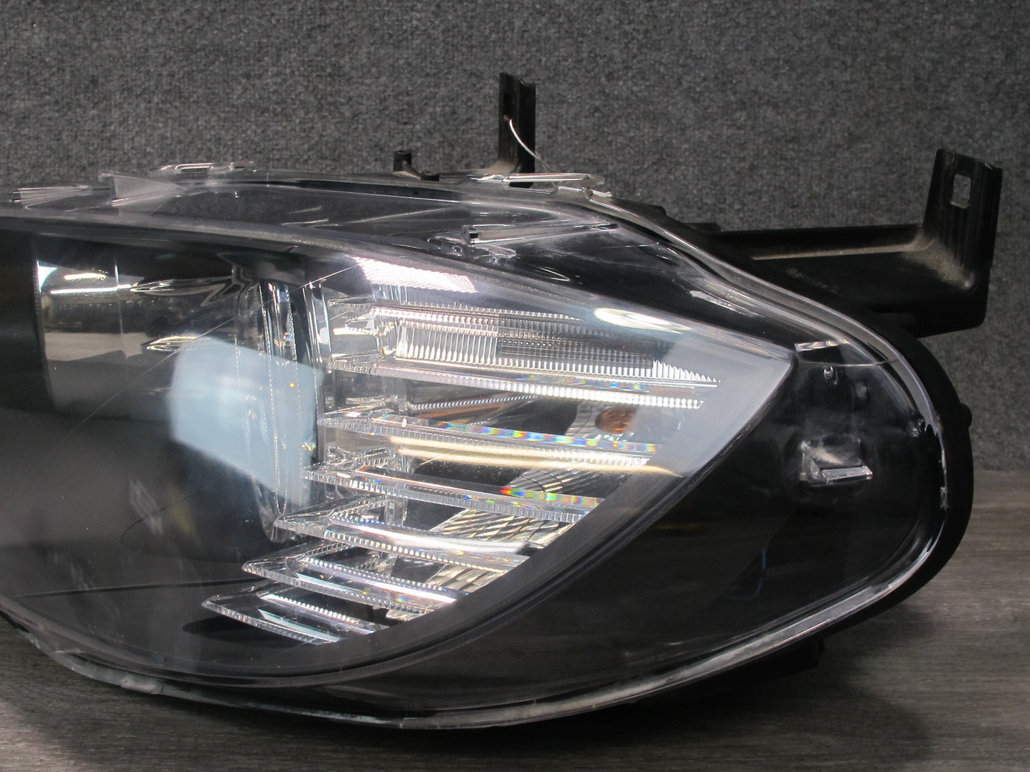 2010-2014 BMW E71 E72 X6 Front Left Adaptive Xenon HID Headlight Lamp w Ballast