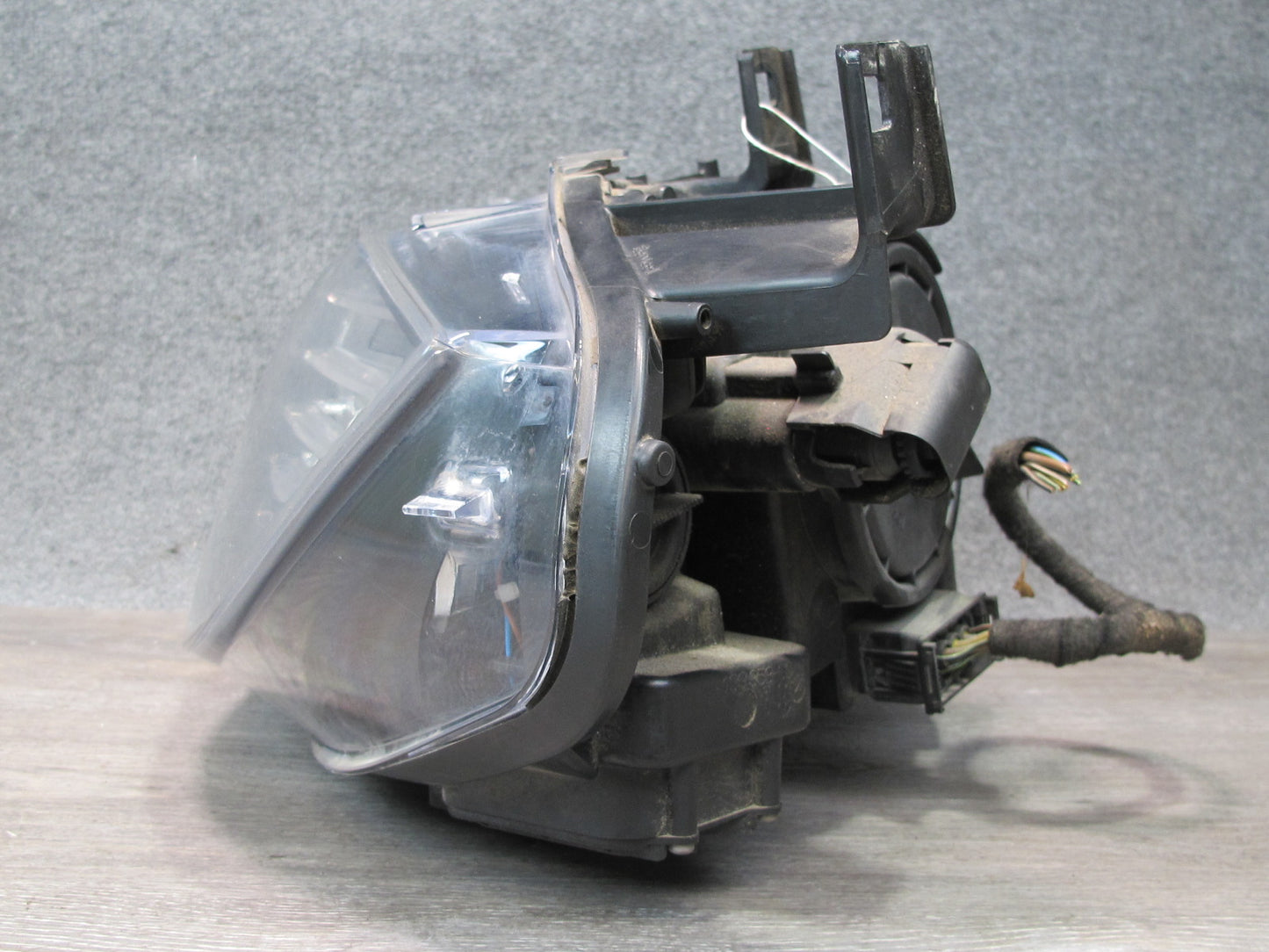 2010-2014 BMW E71 E72 X6 Front Left Adaptive Xenon HID Headlight Lamp w Ballast