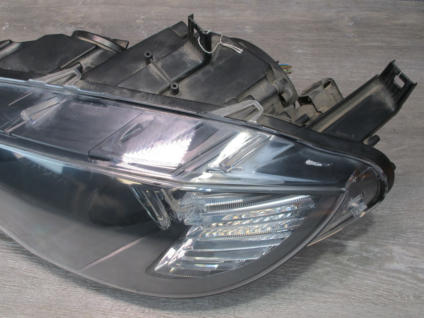 2010-2014 BMW E71 E72 X6 Front Left Adaptive Xenon HID Headlight Lamp w Ballast