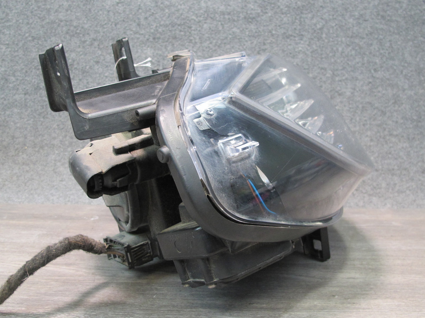 2010-2014 BMW E71 E72 X6 Front Right Adaptive Xenon HID Headlight Lamp w Ballast