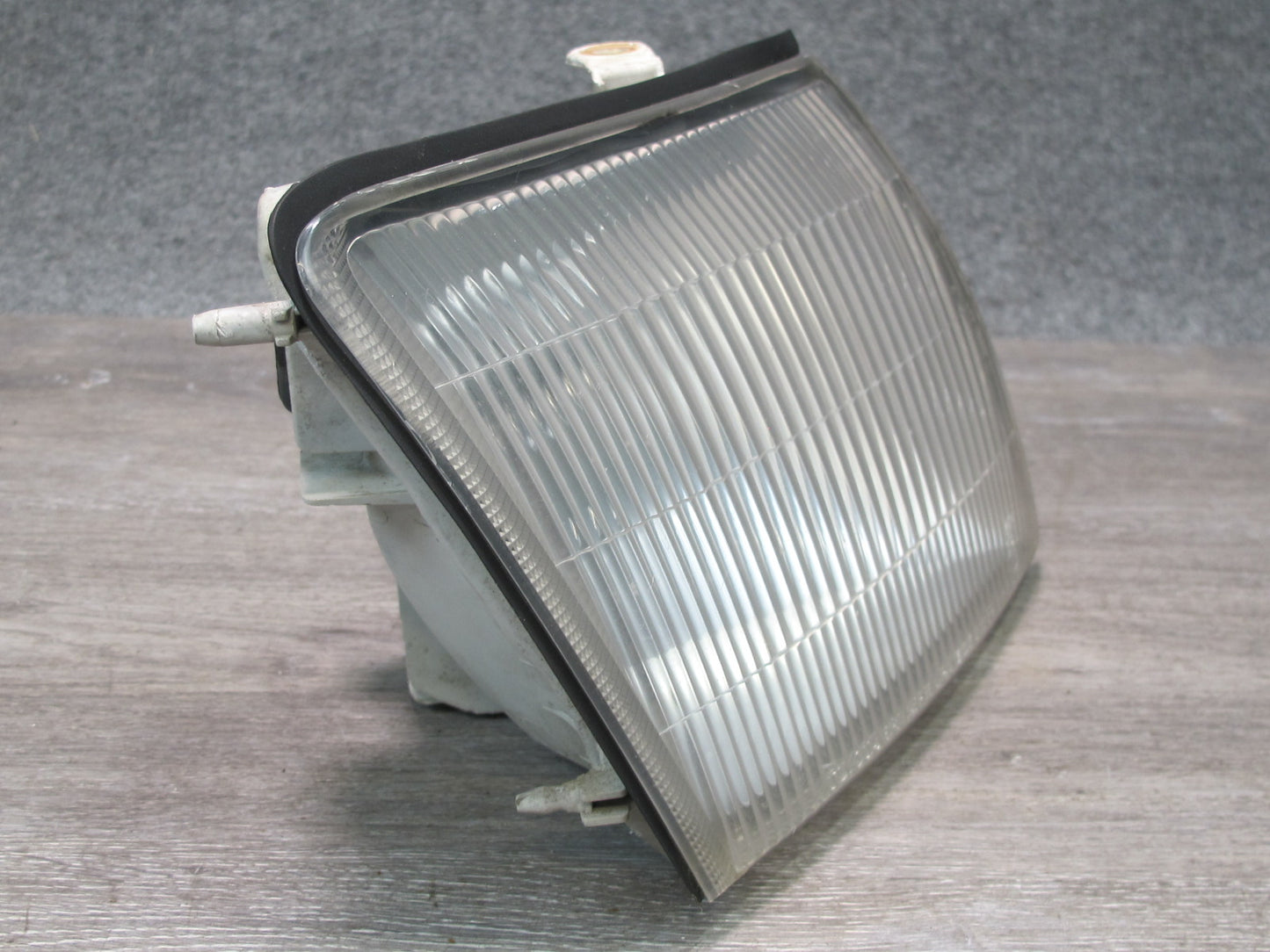 95-97 Lexus LS400 UCF20L Front Right Passenger Side Corner Light Lamp OEM