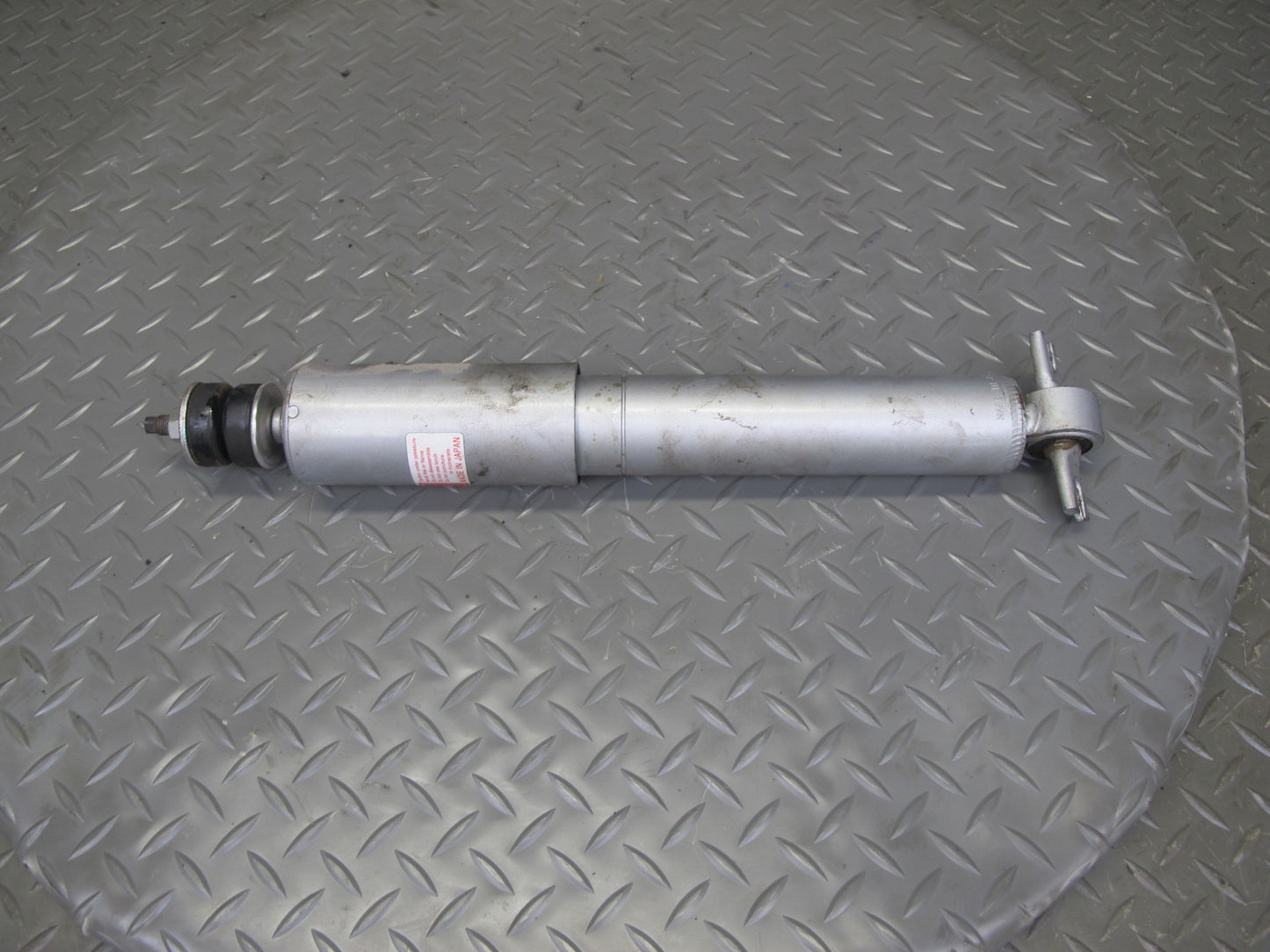 89-96 Chevrolet Corvette C4 Set of 2 Front Left & Right Strut Shock Absorber KYB