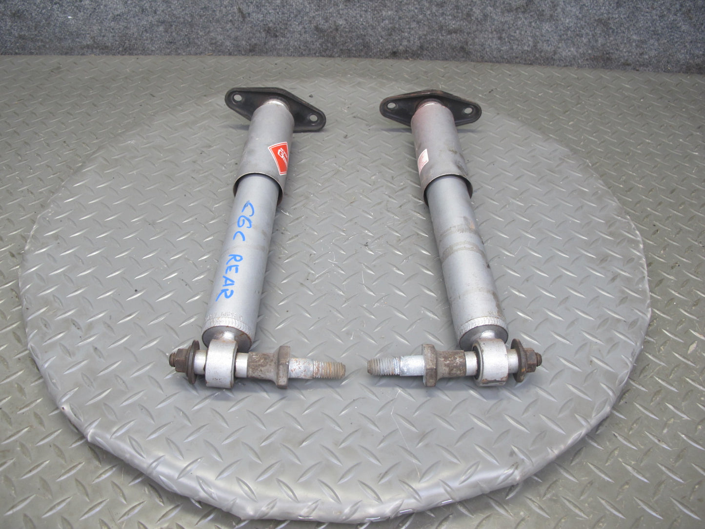88-96 Chevrolet Corvette C4 Set of 2 Rear Left & Right Strut Shock Absorber KYB