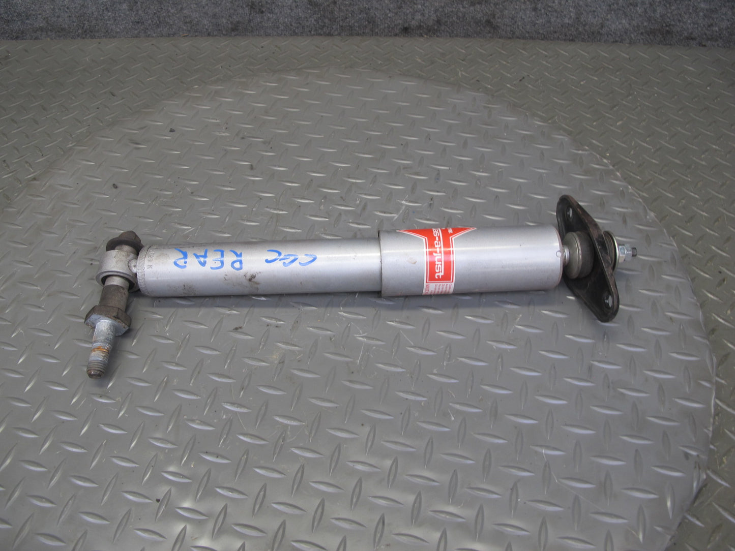 88-96 Chevrolet Corvette C4 Set of 2 Rear Left & Right Strut Shock Absorber KYB