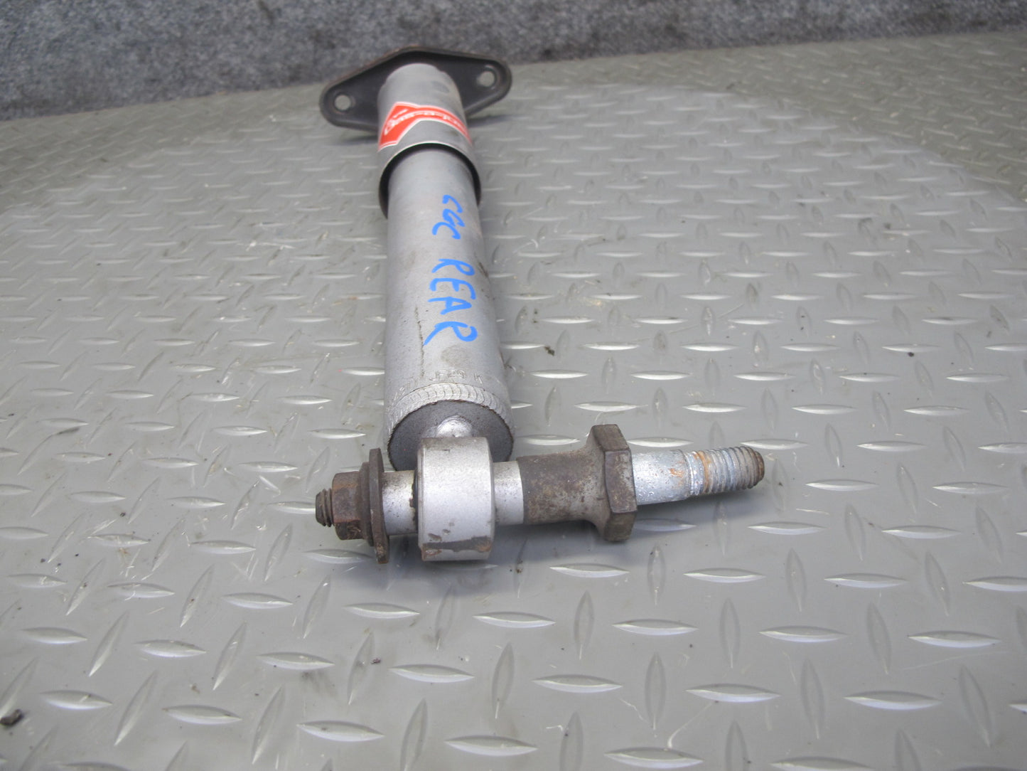 88-96 Chevrolet Corvette C4 Set of 2 Rear Left & Right Strut Shock Absorber KYB