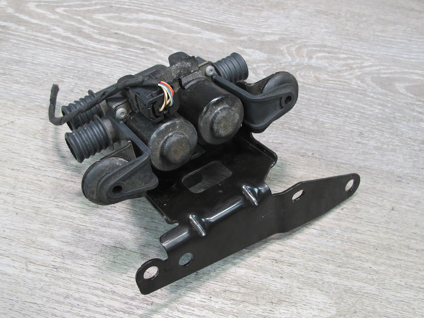 2008-2014 BMW E71 E72 X6 Heater Water Control Valve 6910544