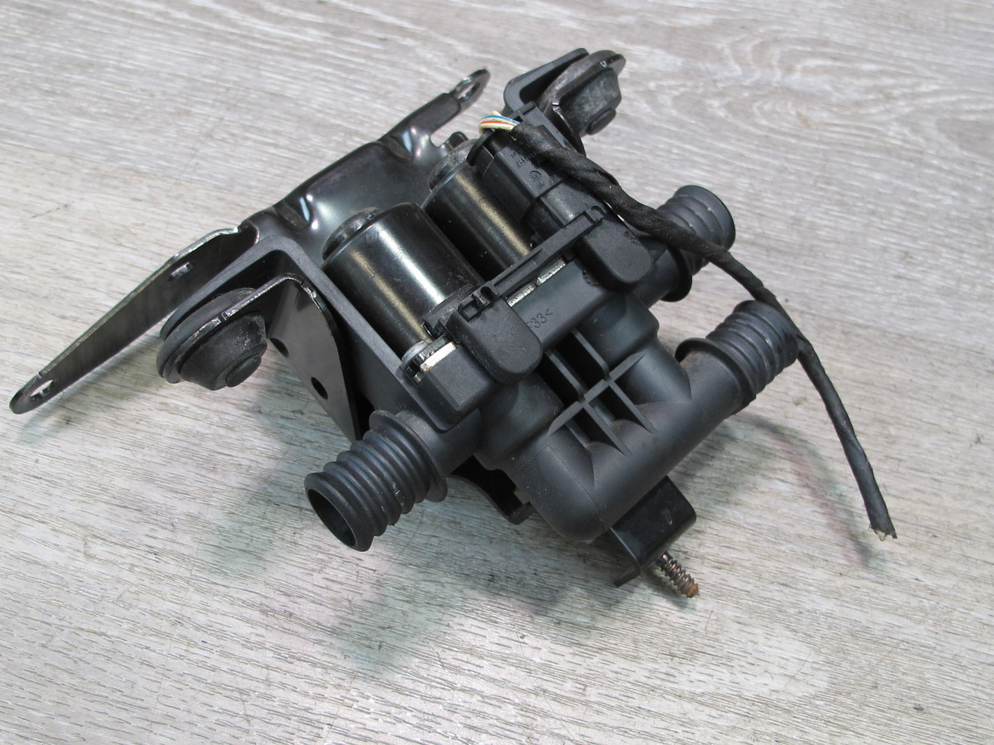 2008-2014 BMW E71 E72 X6 Heater Water Control Valve 6910544