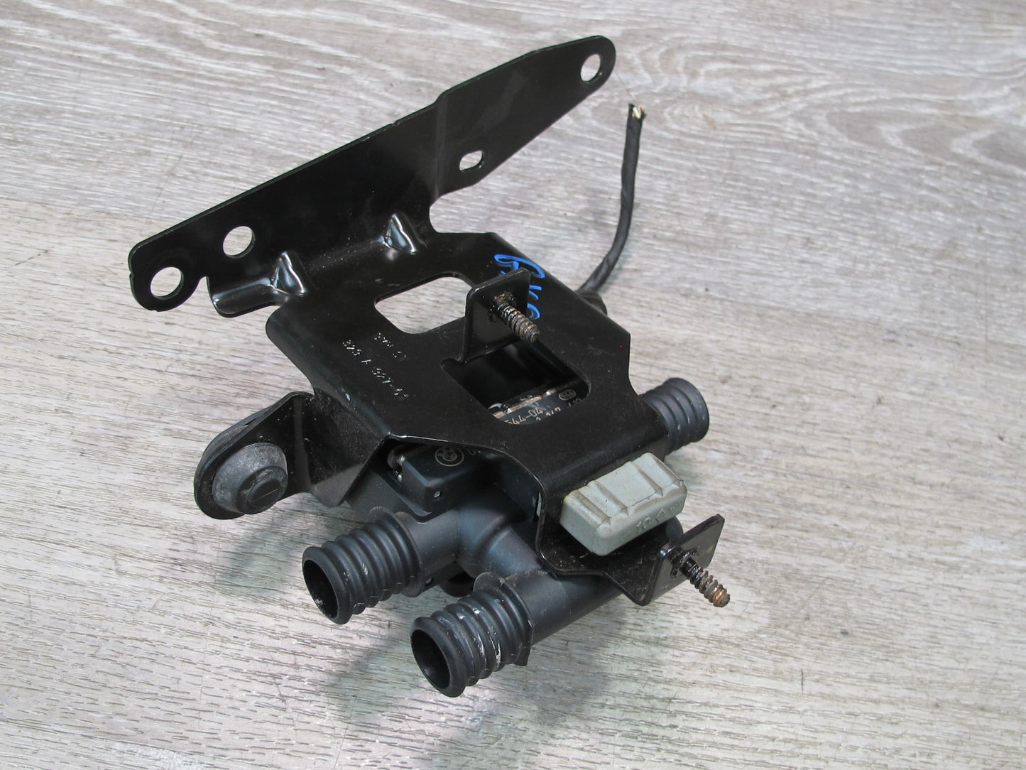 2008-2014 BMW E71 E72 X6 Heater Water Control Valve 6910544