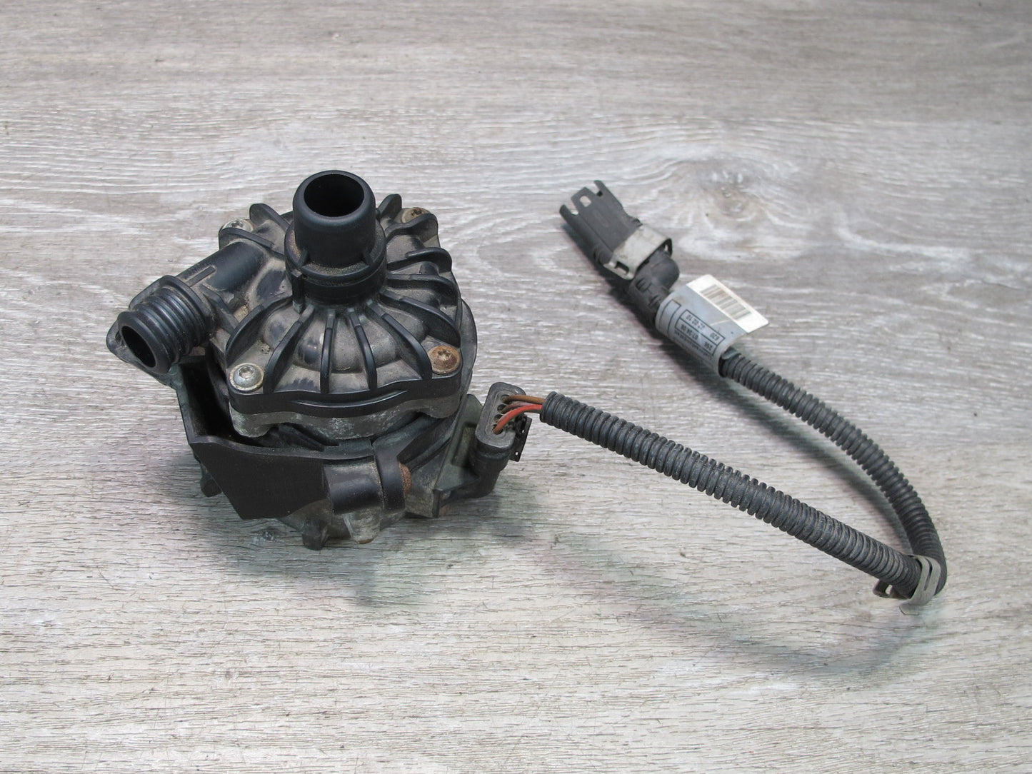 2008-2014 BMW X6 X5 E70 E71 N63 4.4L Auxiliary Electric Coolant Water Pump