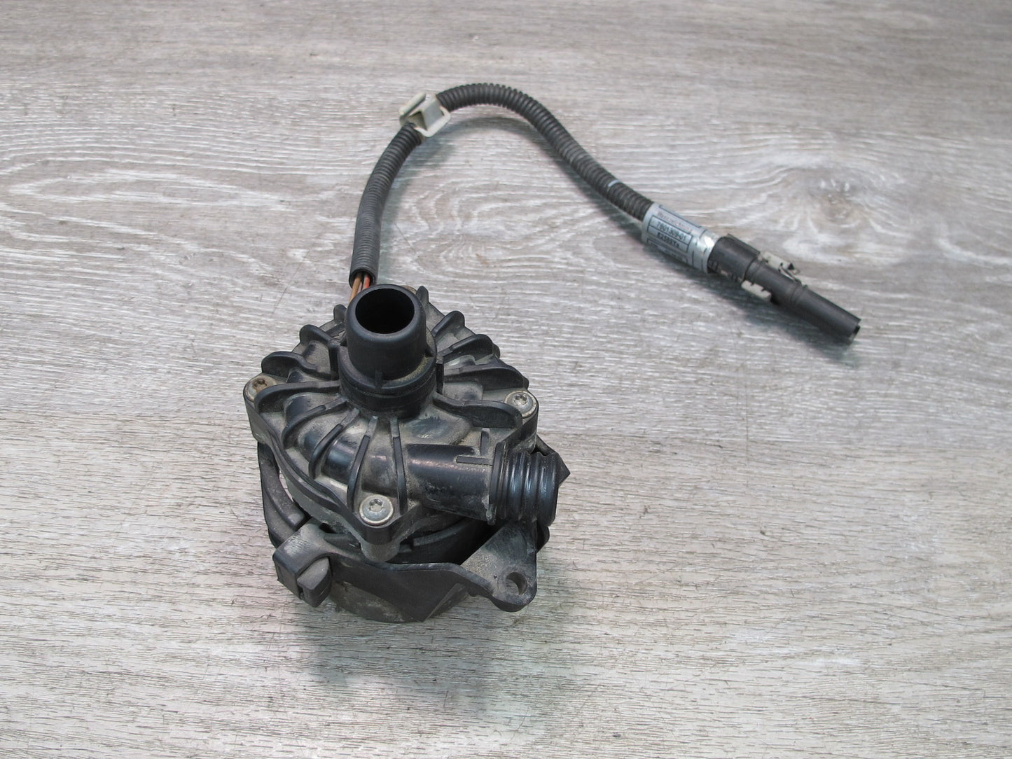2008-2014 BMW X6 X5 E70 E71 N63 4.4L Auxiliary Electric Coolant Water Pump