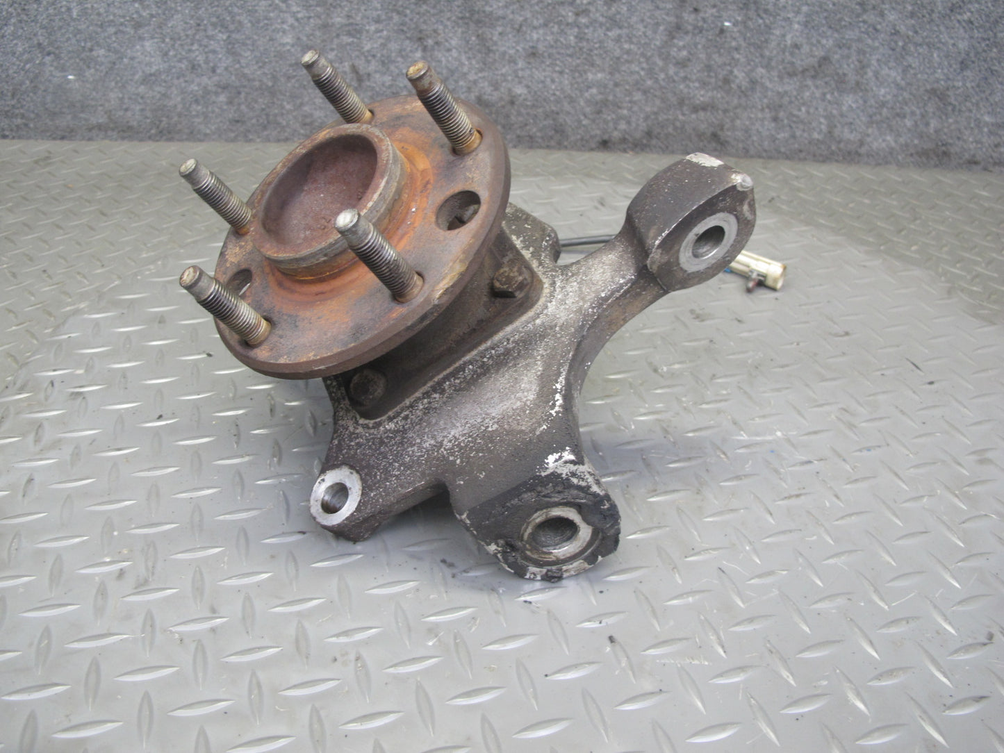 91-96 Chevrolet Corvette C4 Front Right Spindle Knuckle Wheel Hub Bearing OEM