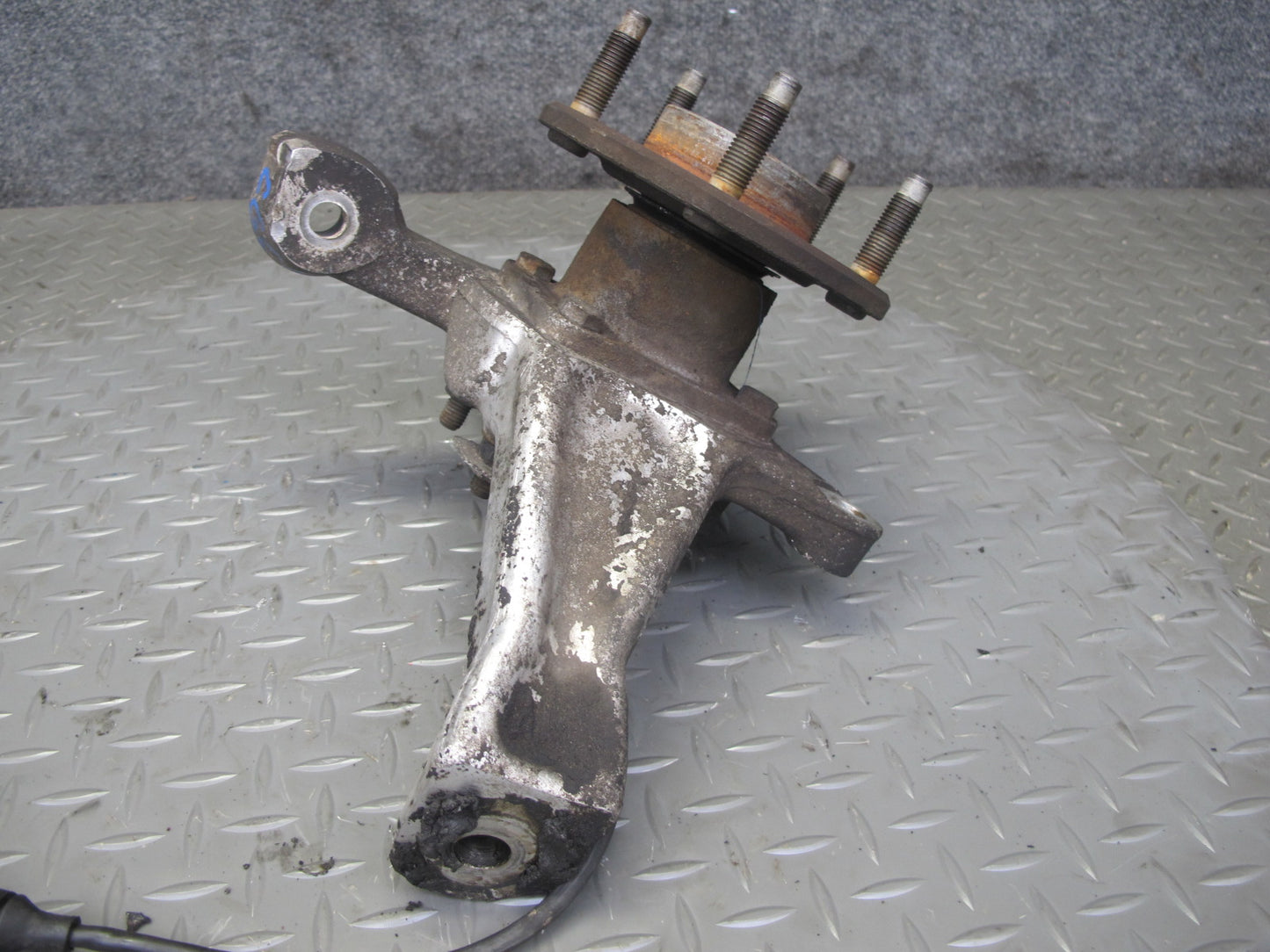 91-96 Chevrolet Corvette C4 Front Right Spindle Knuckle Wheel Hub Bearing OEM