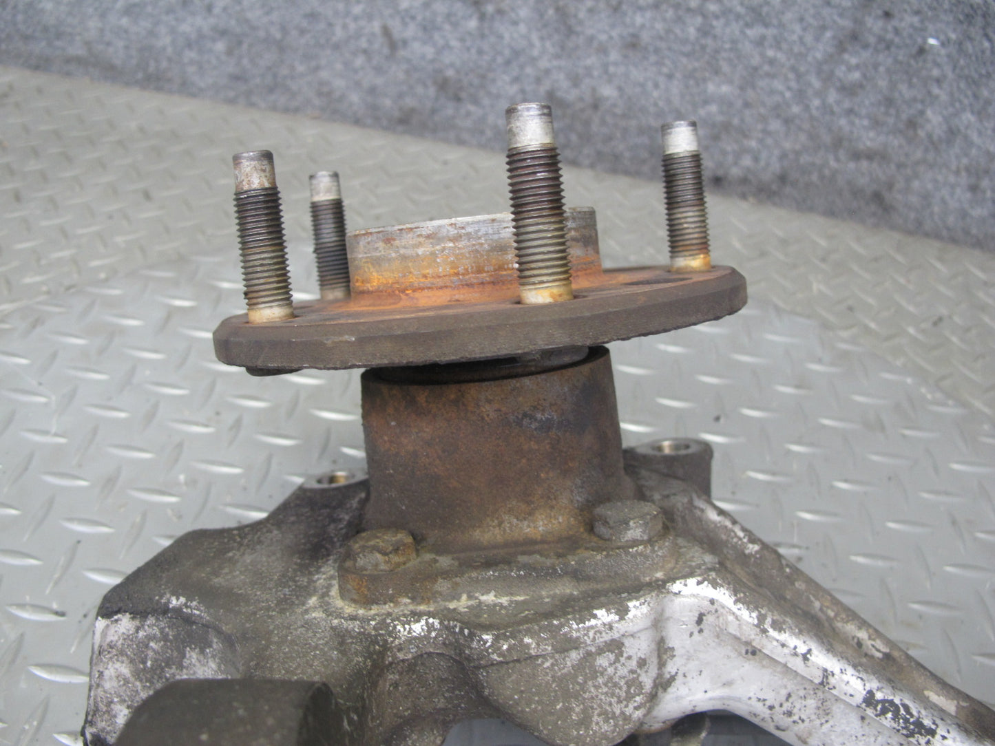 91-96 Chevrolet Corvette C4 Front Right Spindle Knuckle Wheel Hub Bearing OEM