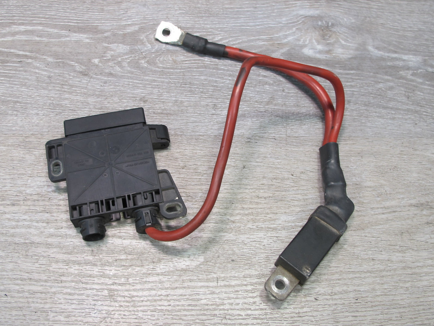 2010-2011 BMW E71 E72 X6 Hybrid Front B+ Distribution Point Battery Fuse 9204768