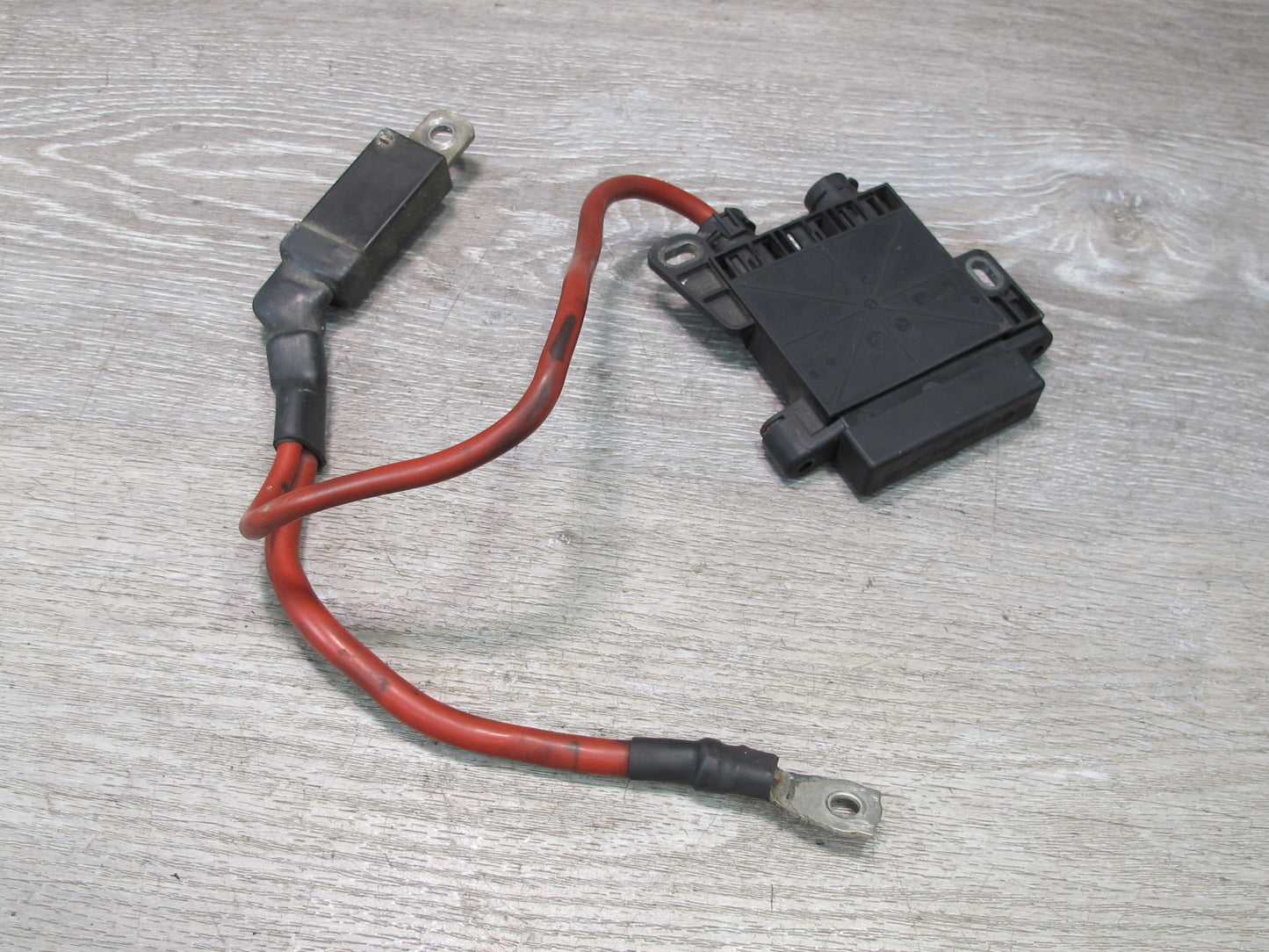 2010-2011 BMW E71 E72 X6 Hybrid Front B+ Distribution Point Battery Fuse 9204768