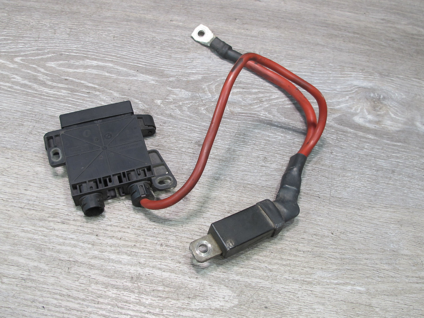 2010-2011 BMW E71 E72 X6 Hybrid Front B+ Distribution Point Battery Fuse 9204768