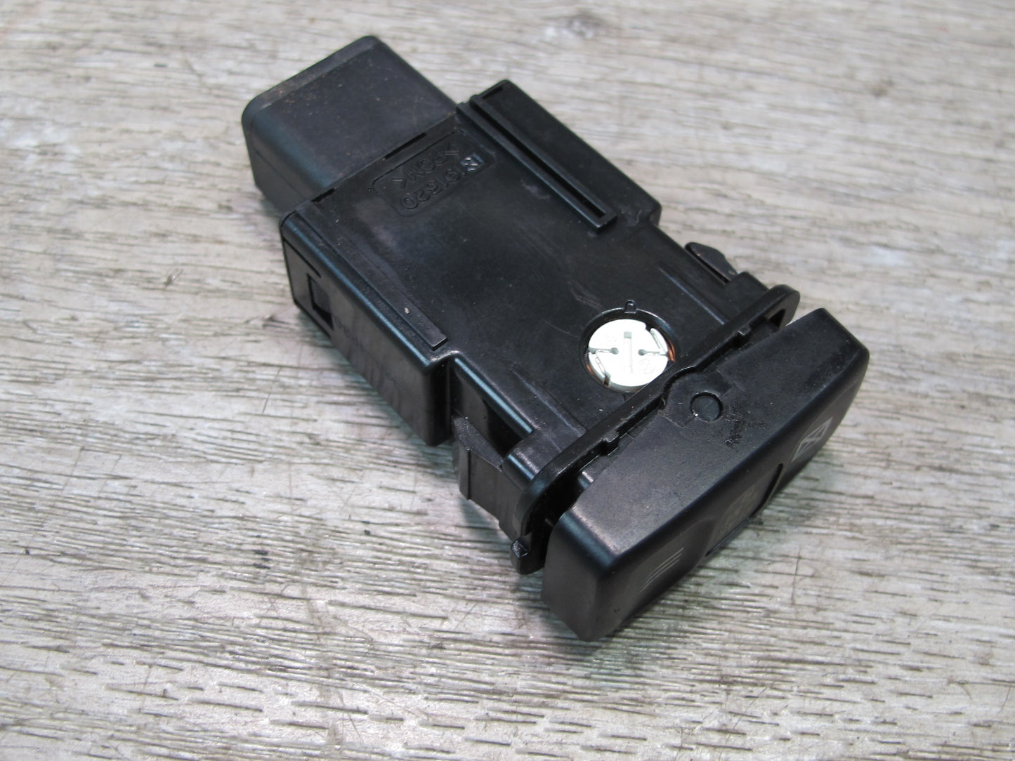 1998-2007 Lexus UZJ100L LX470 Rear Right Seat Air Vent Control Button Switch