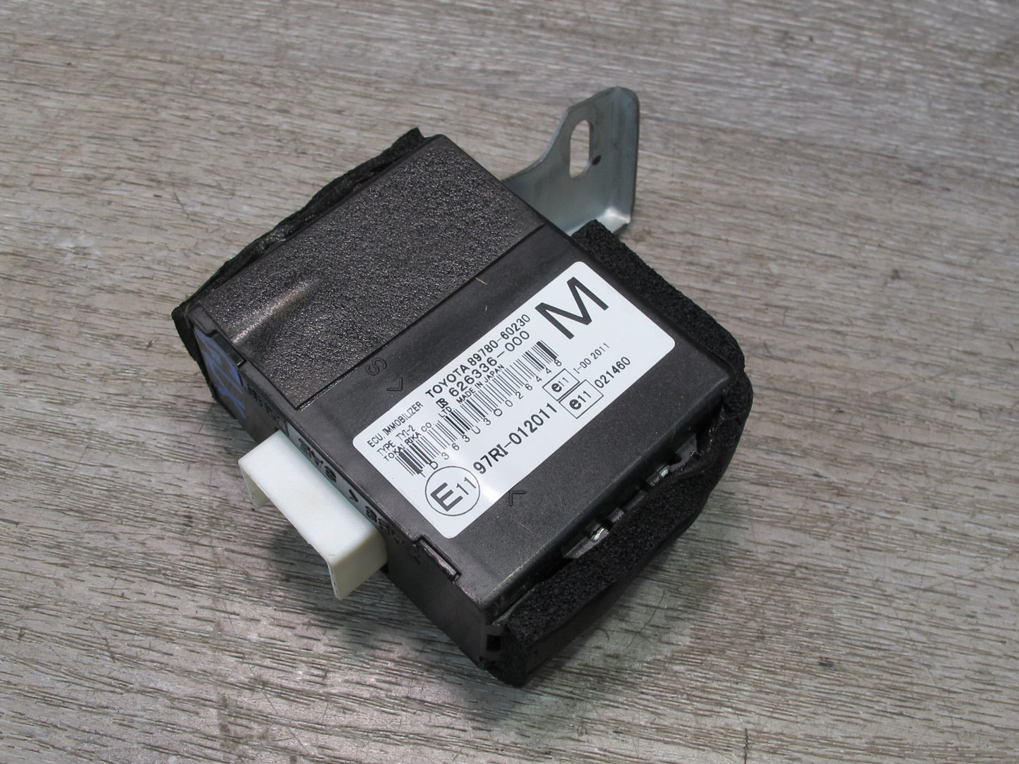 2003-2007 Lexus UZJ100L LX470 Immobilizer ECU Control Module 89780-60230
