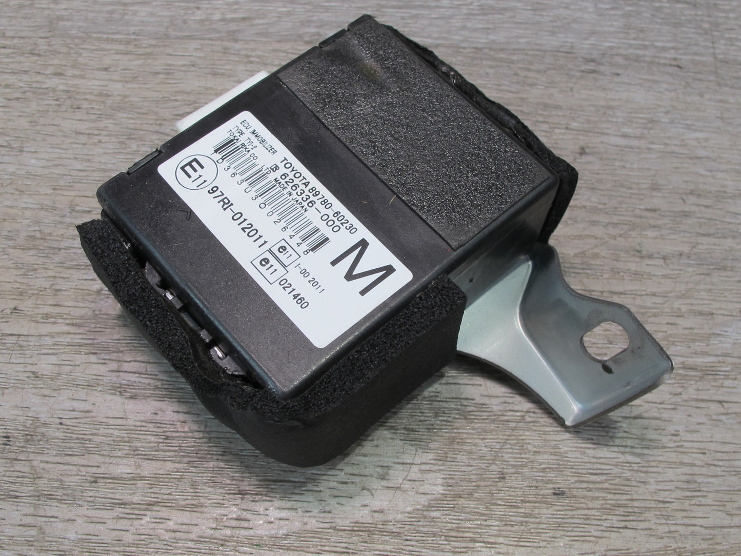 2003-2007 Lexus UZJ100L LX470 Immobilizer ECU Control Module 89780-60230