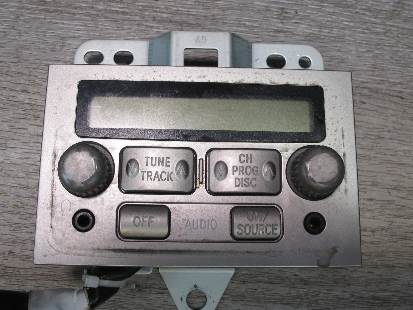 2003-2005 Lexus UZJ100L LX470 Stereo Component Controller Switch 86230-600