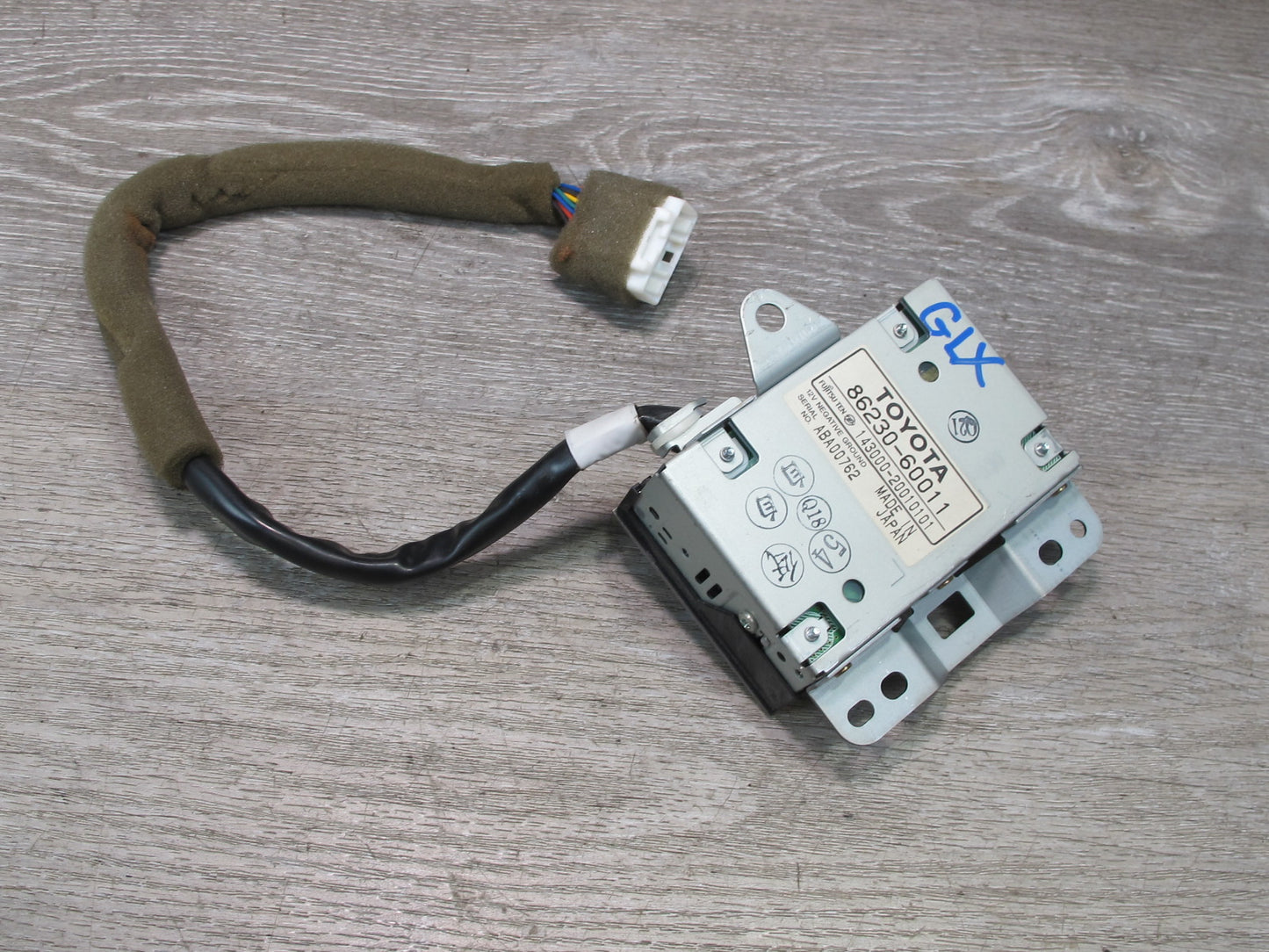 2003-2005 Lexus UZJ100L LX470 Stereo Component Controller Switch 86230-600