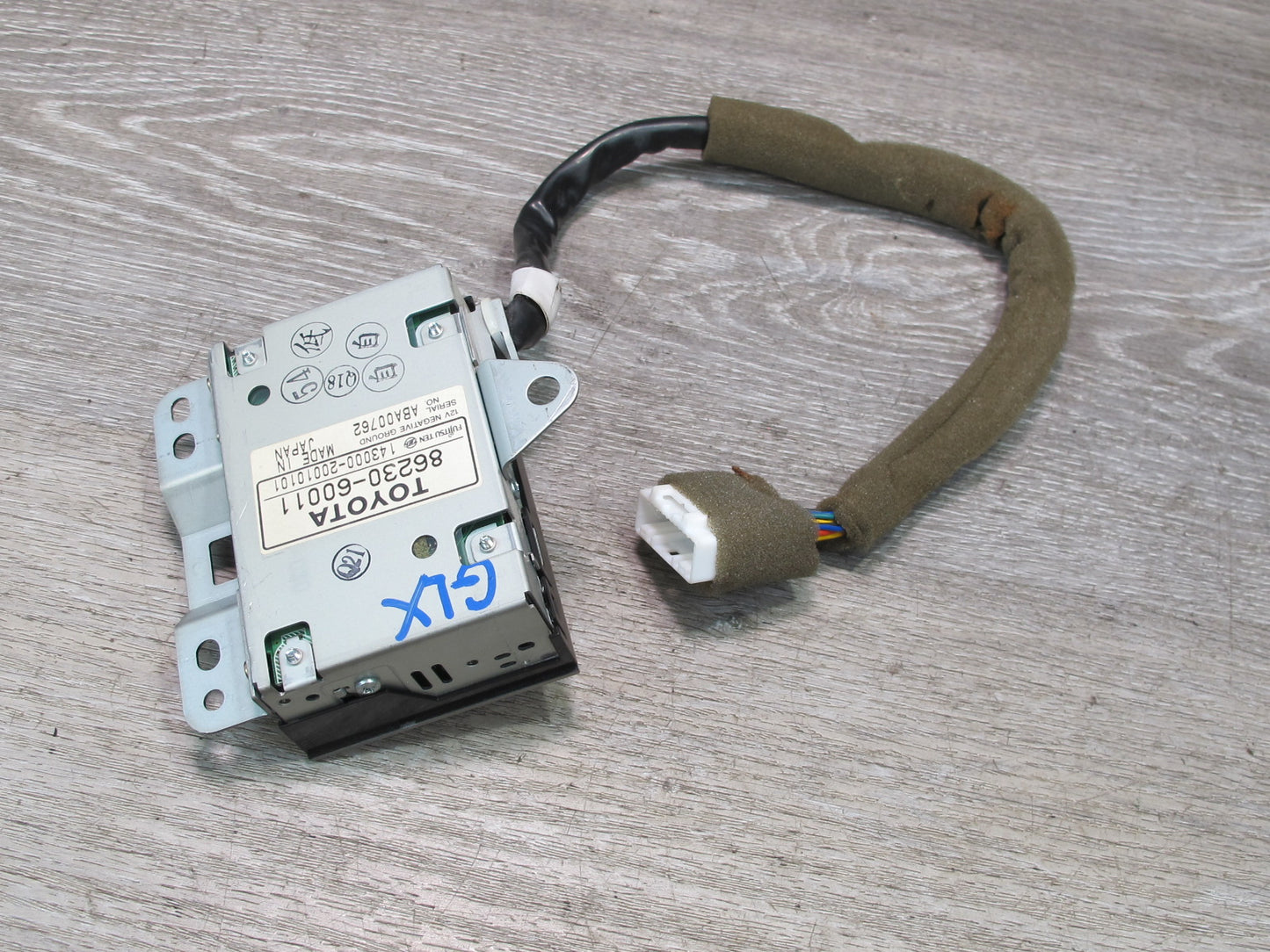 2003-2005 Lexus UZJ100L LX470 Stereo Component Controller Switch 86230-600