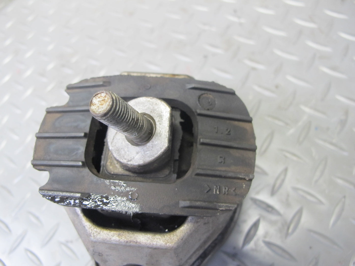 2006-2010 BMW E63 E64 M6 Set of 2 Left & Right Engine Motor Mount