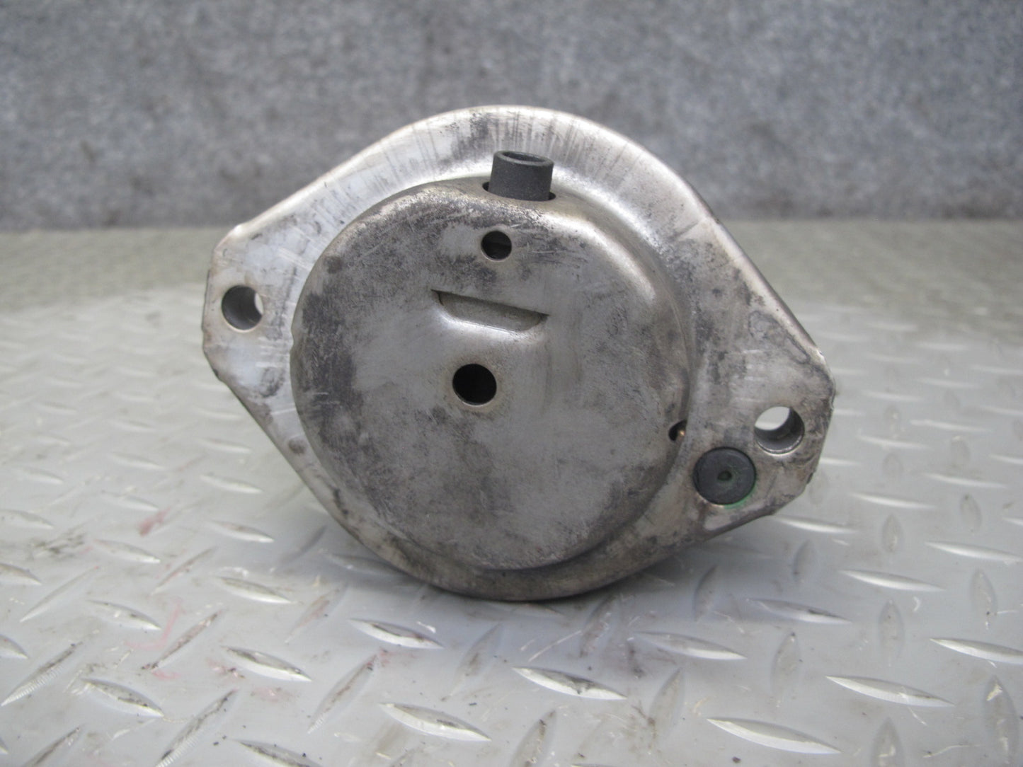 2006-2010 BMW E63 E64 M6 Set of 2 Left & Right Engine Motor Mount