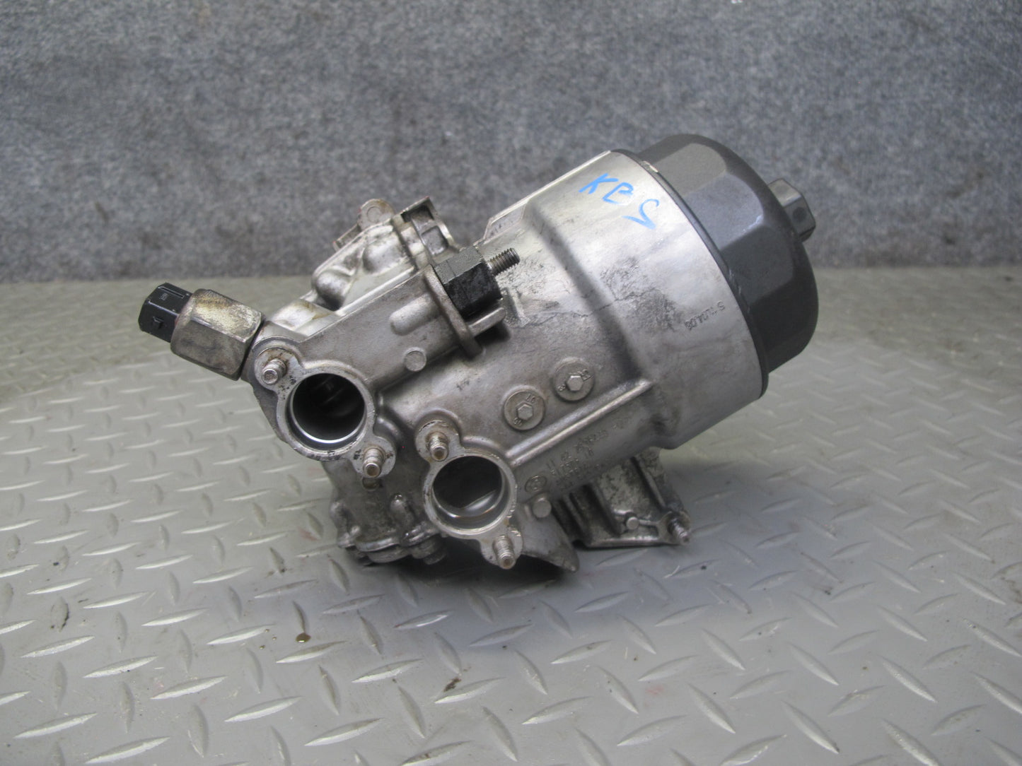 2006-2010 BMW E63 E64 M6 M5 Engine Oil Filter Housing 7836449