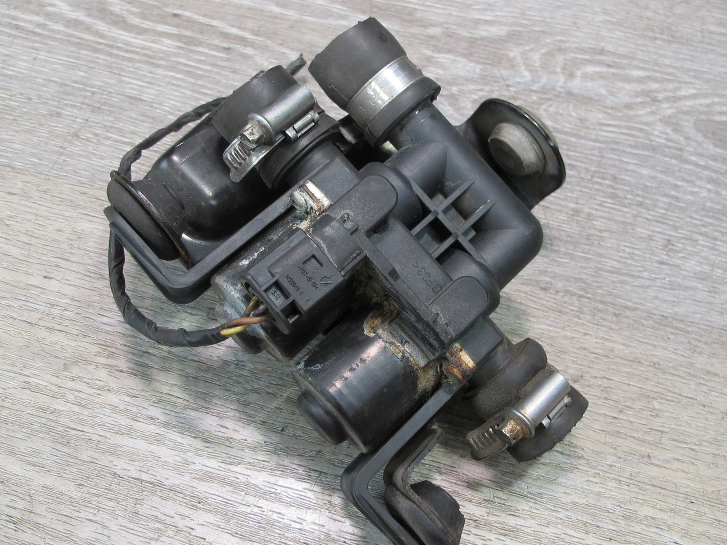2008-2014 BMW E71 E72 X6 Heater Control Water Valve