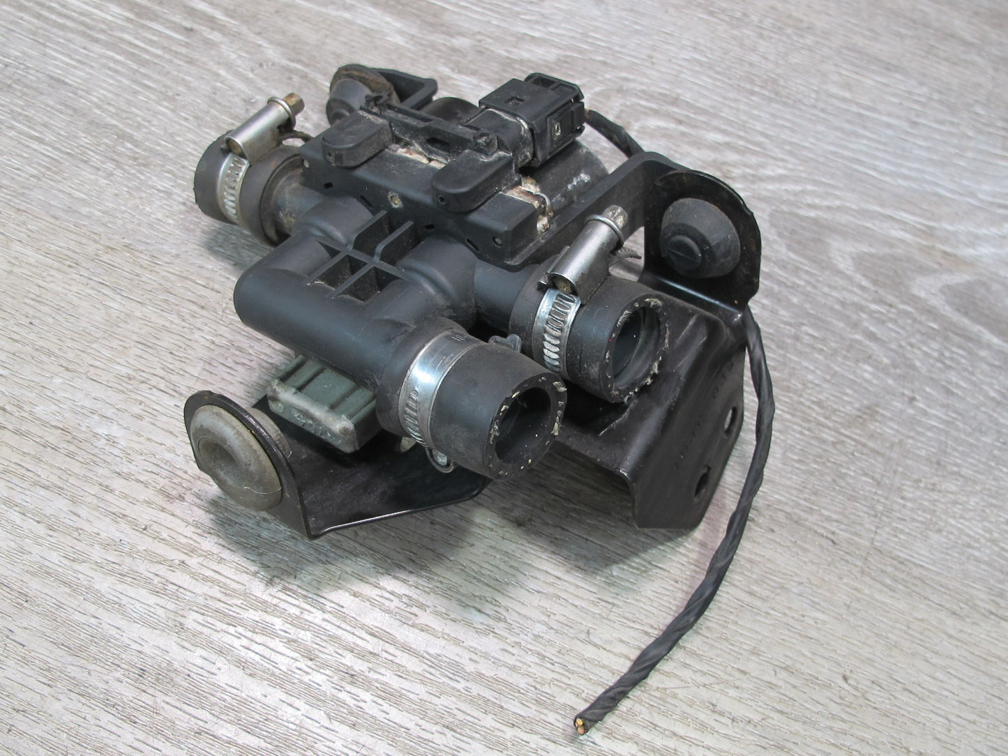 2008-2014 BMW E71 E72 X6 Heater Control Water Valve
