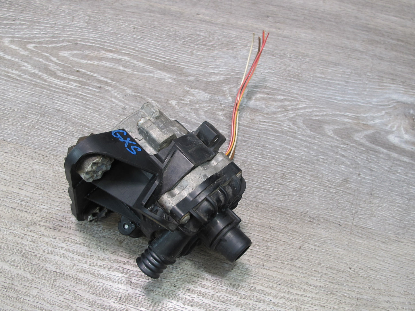 2010-2014 BMW E71 E72 X6 4.4L Auxiliary Electric Water Coolant Pump 7584088