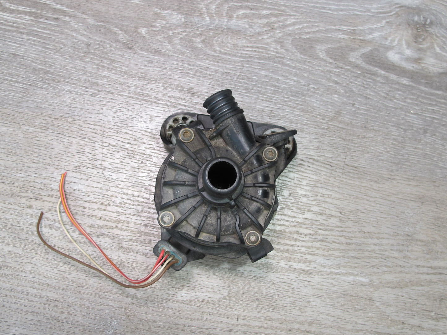 2010-2014 BMW E71 E72 X6 4.4L Auxiliary Electric Water Coolant Pump 7584088