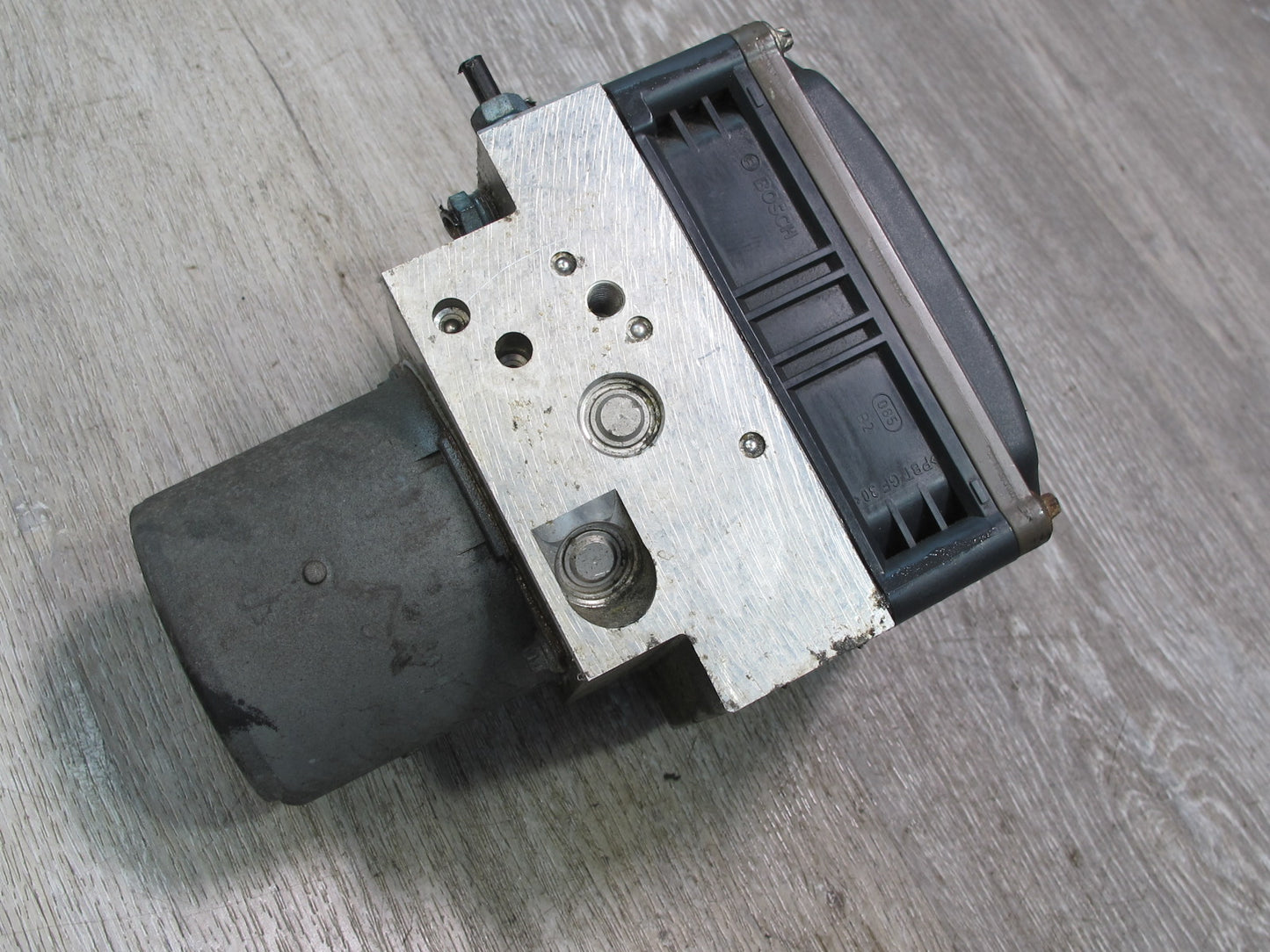 2010-2011 BMW E72 X6 Hybrid Anti Lock Brake ABS Pump Module 6796885