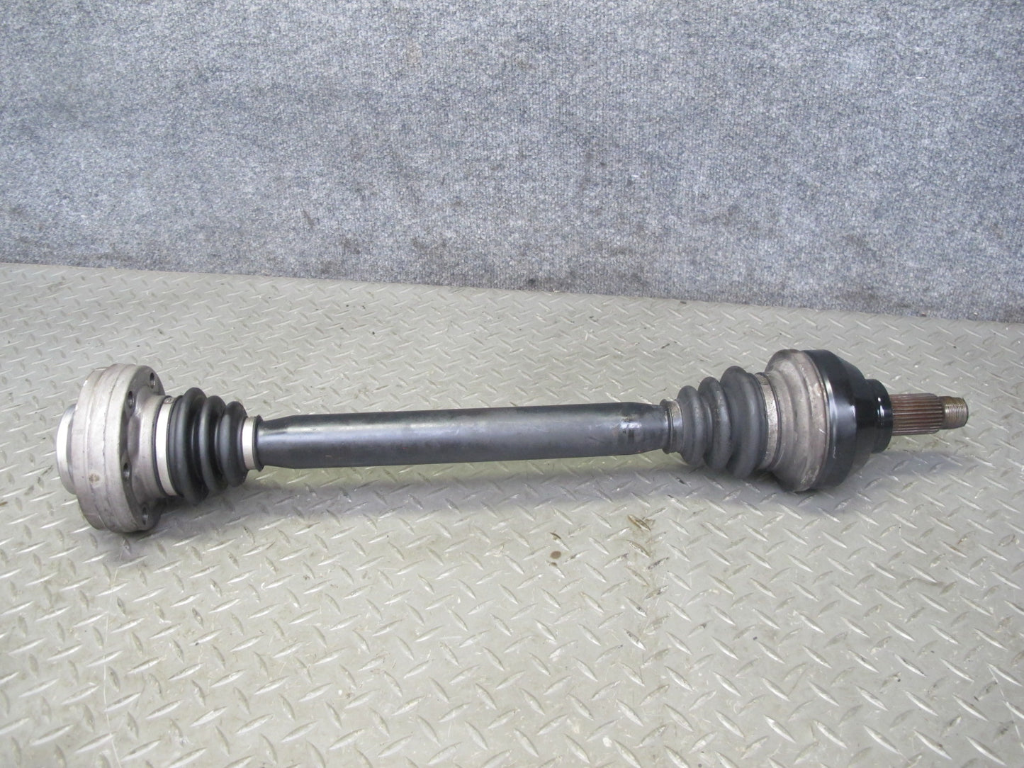 2006-2007 BMW E63 E64 M6 Rear Left or Right Suspension Axle Shaft 2282668