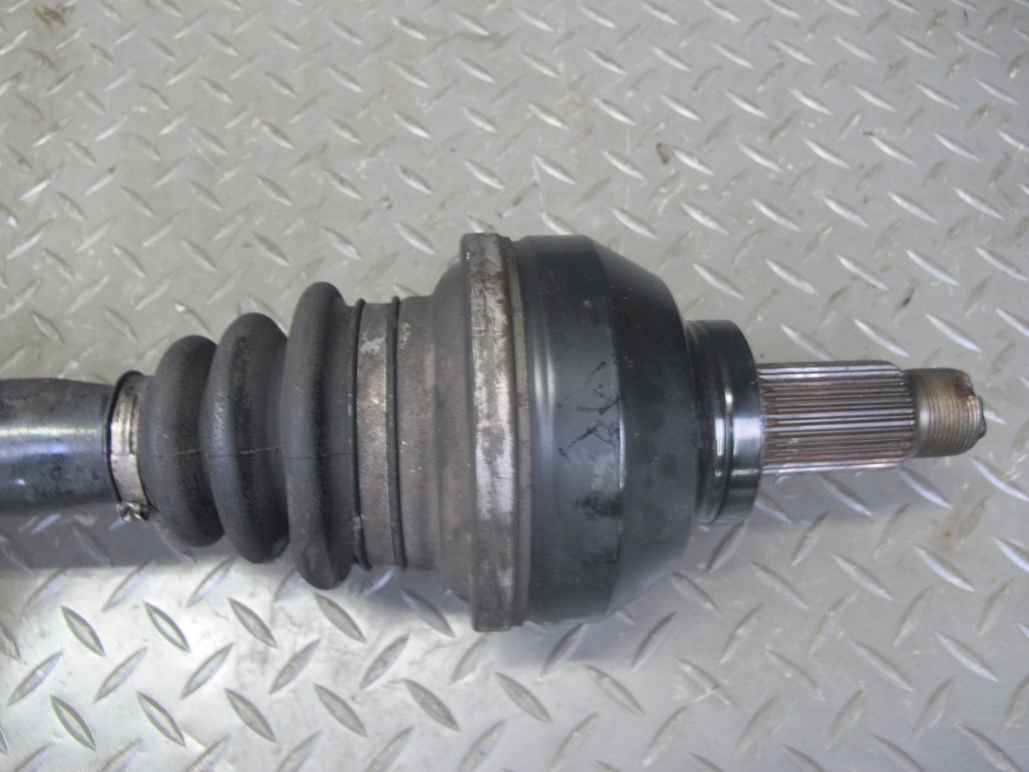 2006-2007 BMW E63 E64 M6 Rear Left or Right Suspension Axle Shaft 2282668