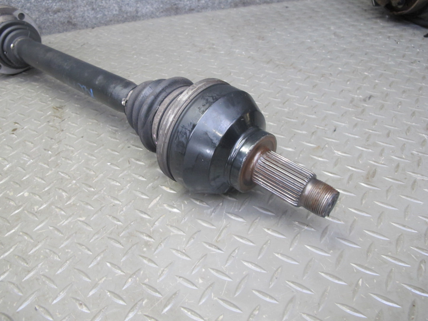 2006-2007 BMW E63 E64 M6 Rear Left or Right Suspension Axle Shaft 2282668