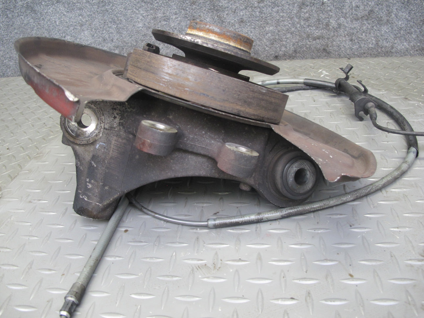 2006-2010 BMW E63 E64 M6 Rear Right Spindle Knuckle Wheel Hub Bearing
