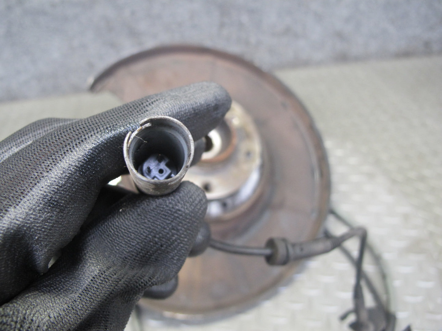 2006-2010 BMW E63 E64 M6 Rear Right Spindle Knuckle Wheel Hub Bearing