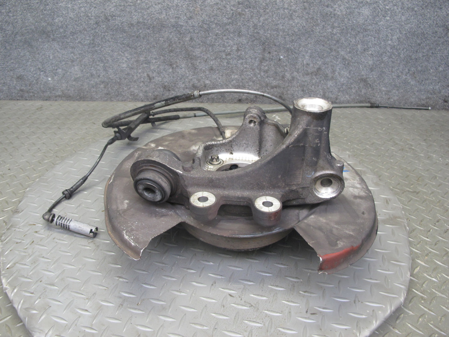 2006-2010 BMW E63 E64 M6 Rear Right Spindle Knuckle Wheel Hub Bearing