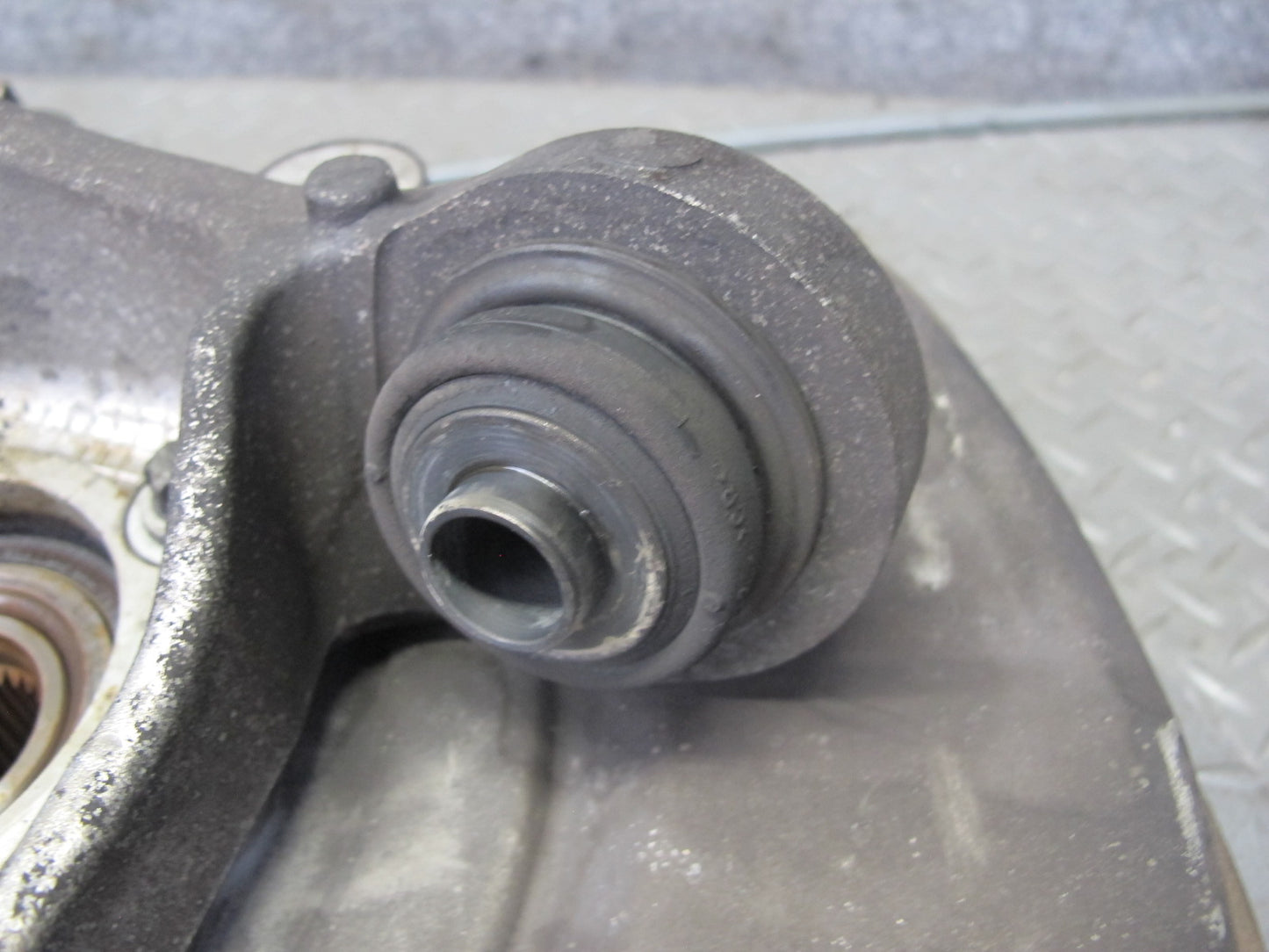 2006-2010 BMW E63 E64 M6 Rear Right Spindle Knuckle Wheel Hub Bearing