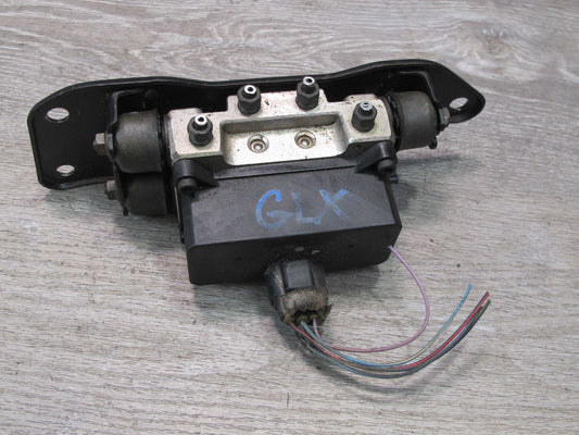 1998-2007 Lexus UZJ100L LX470 Suspension Hydraulic Distribution Block W/ Bracket