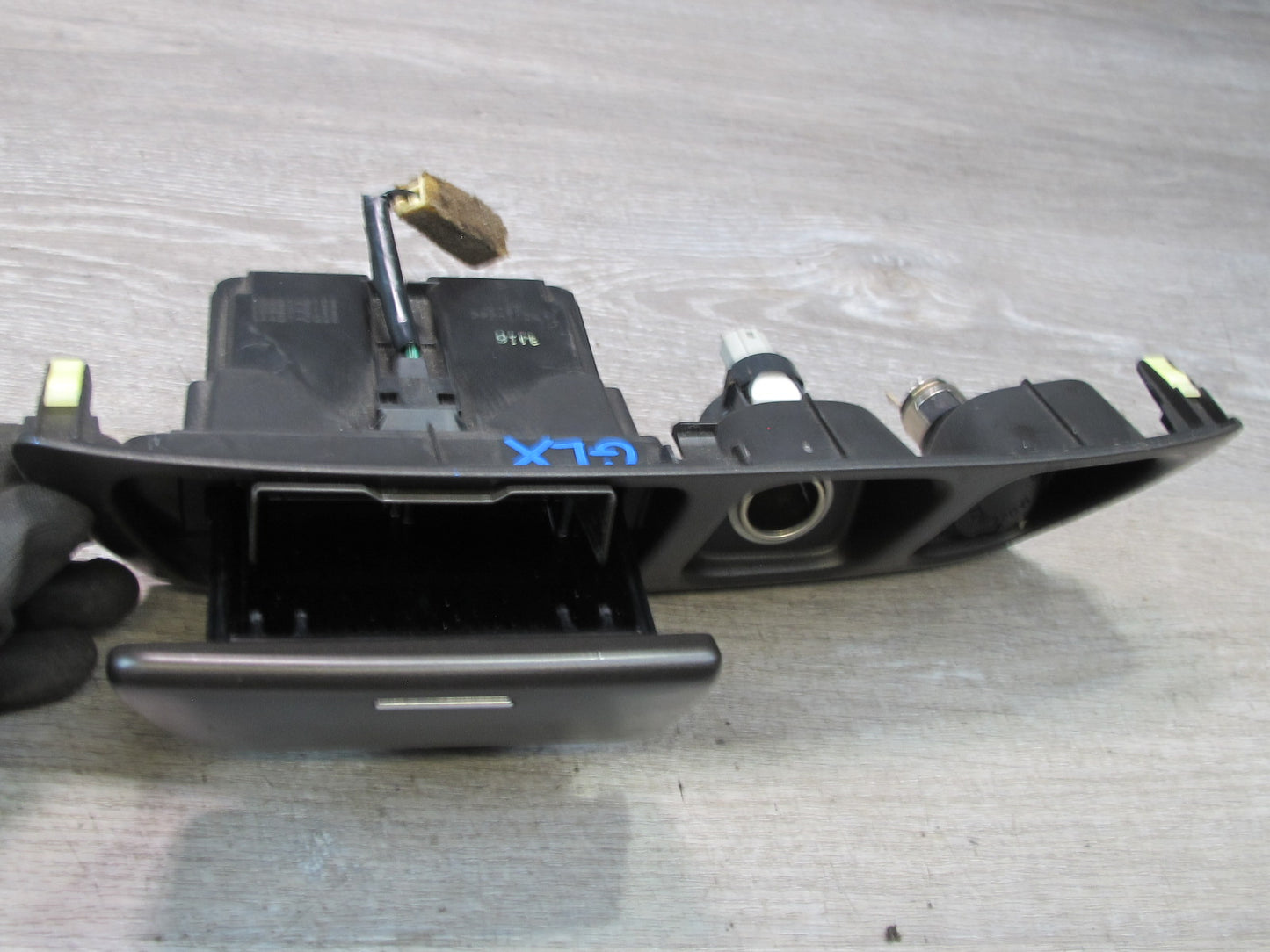 2003-2007 Lexus UZJ100L LX470 Dash Lower Center Finish Panel Ashtray Lighter