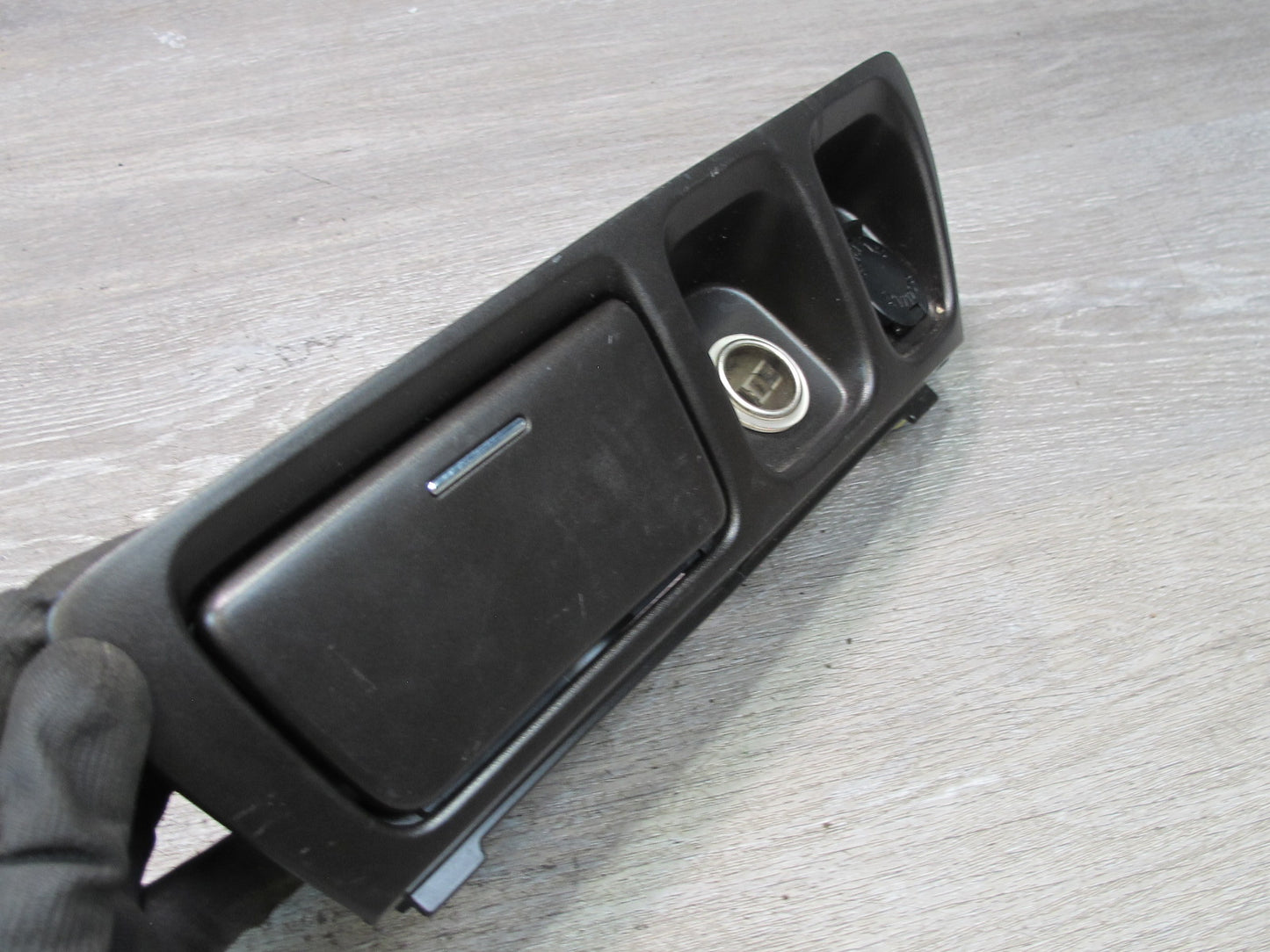 2003-2007 Lexus UZJ100L LX470 Dash Lower Center Finish Panel Ashtray Lighter