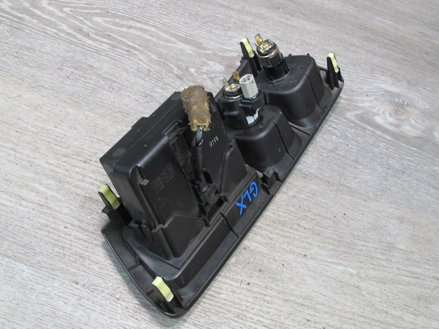 2003-2007 Lexus UZJ100L LX470 Dash Lower Center Finish Panel Ashtray Lighter