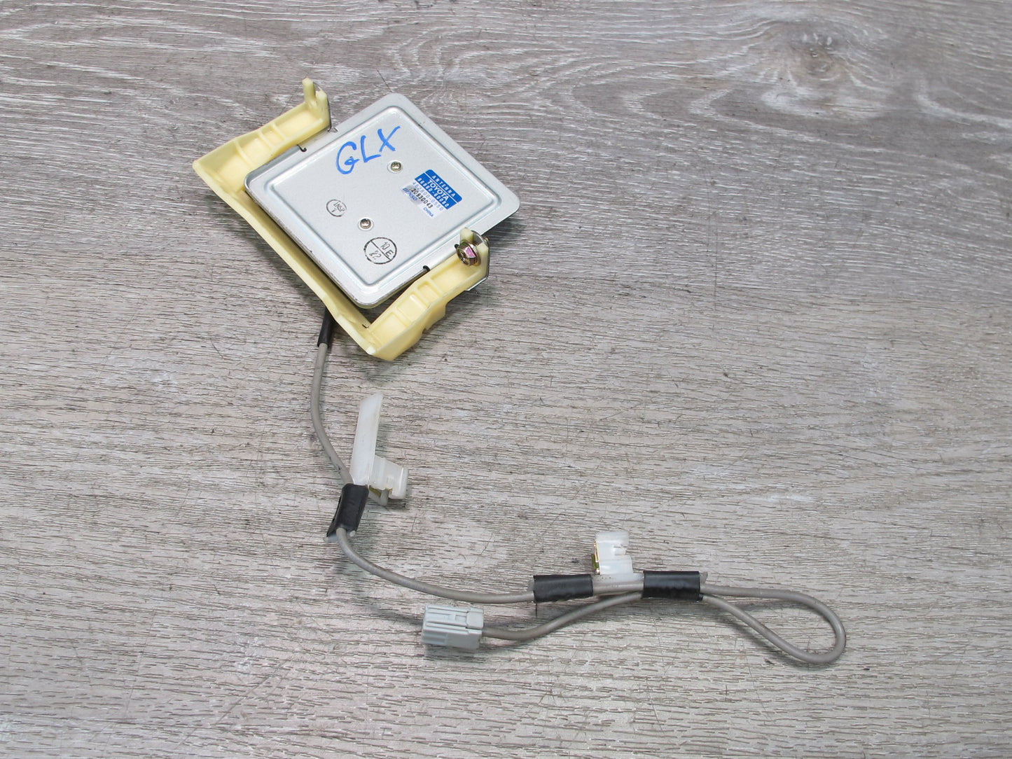 2003-2007 Lexus UZJ100L LX470 Navigation Antenna Control Module 86860-60080