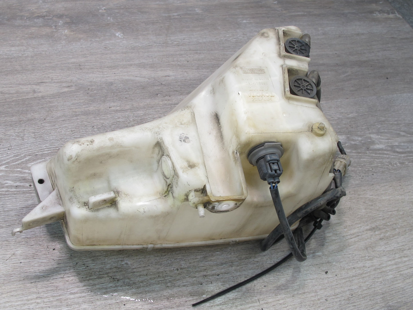 1998-2007 Lexus UZJ100L LX470 Windshield Washer Fluid Reservoir Tank Neck Pump