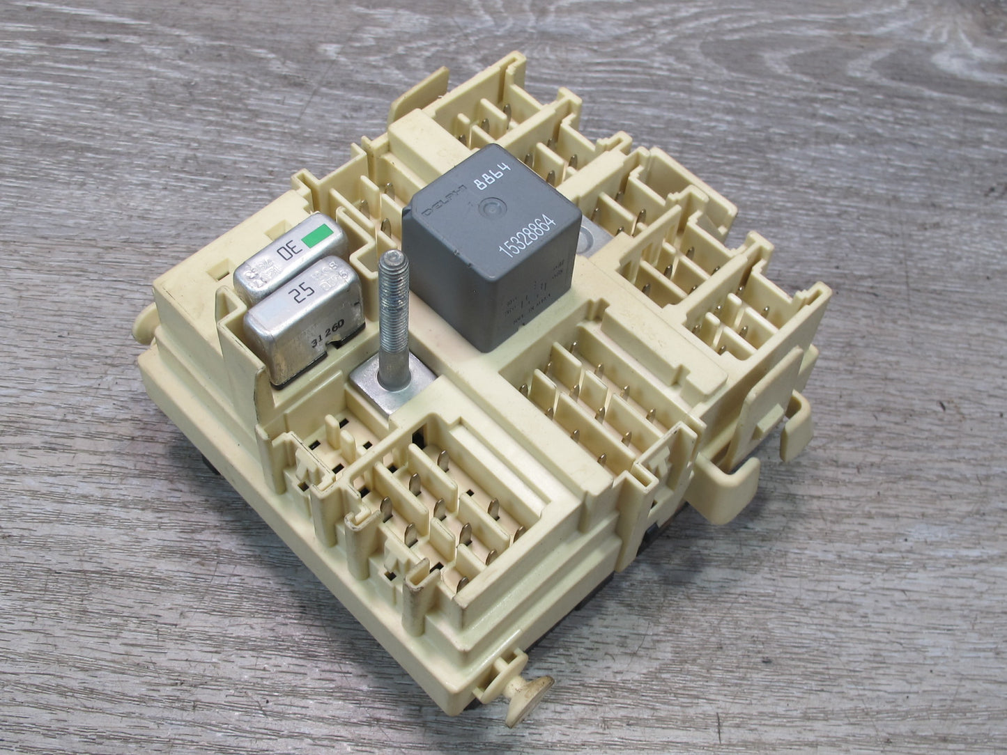 2003-2007 Hummer H2 Dashboard Fuse Relay Junction Box 15190658