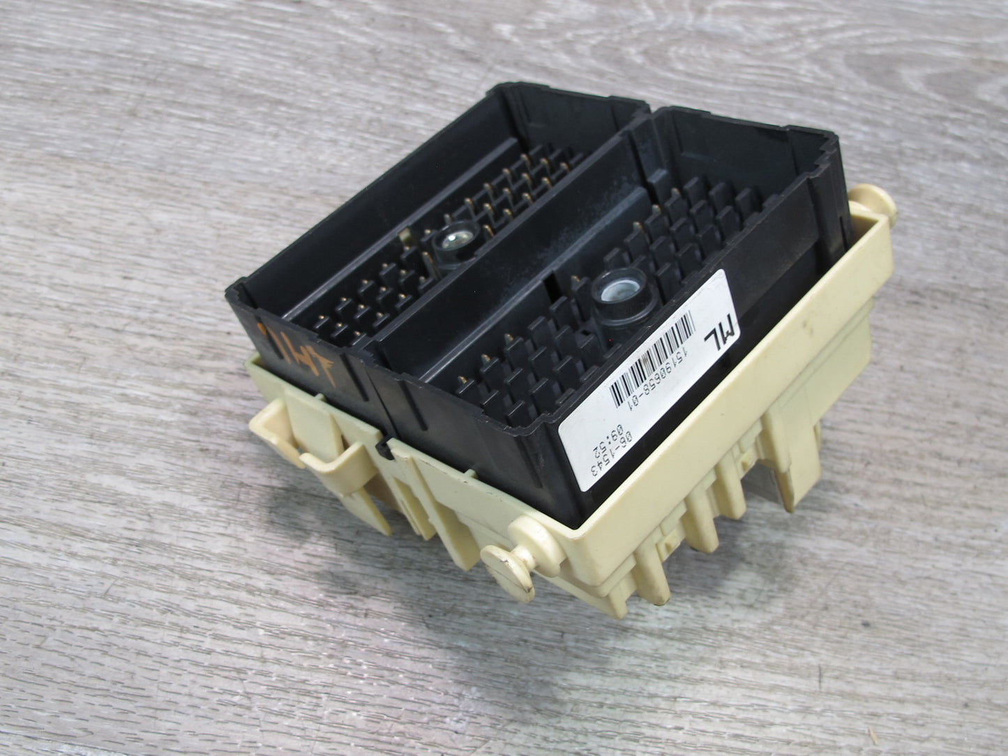 2003-2007 Hummer H2 Dashboard Fuse Relay Junction Box 15190658